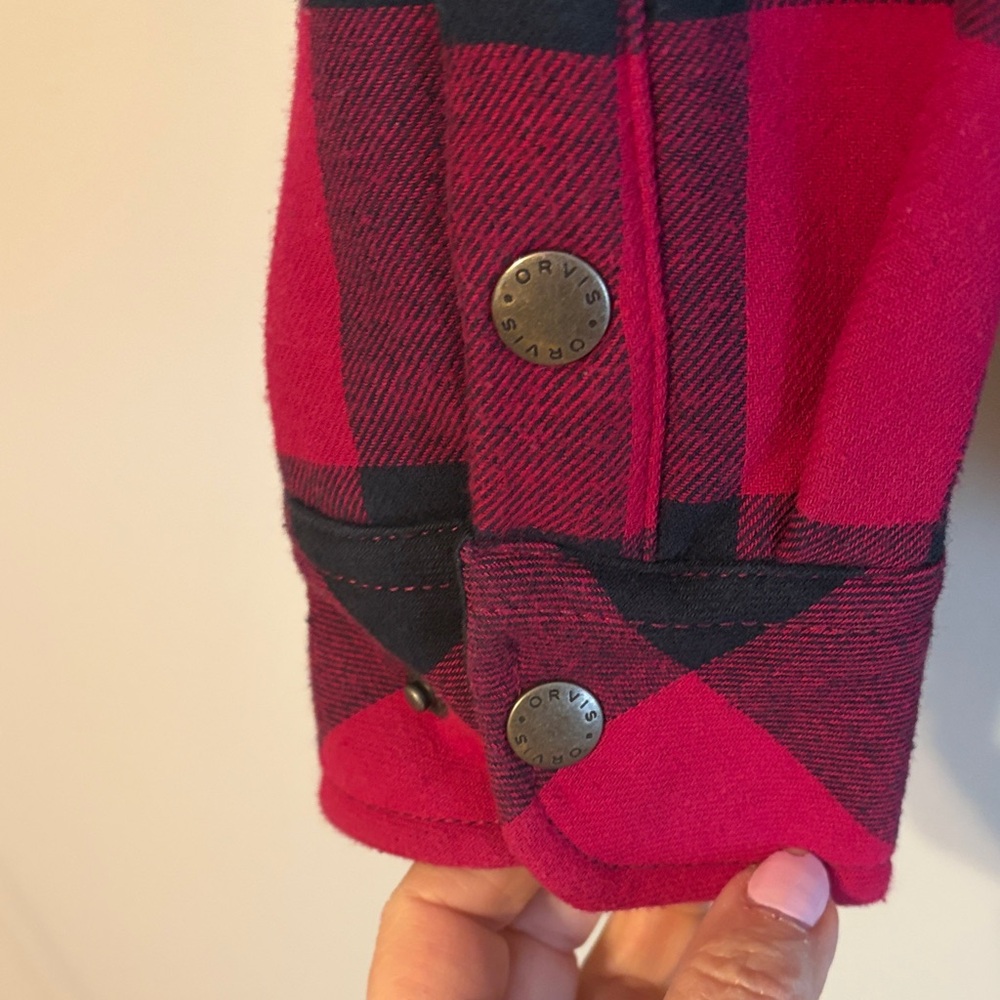 Orvis woman’s Red and Black Checkered Shirt/jacket. Shacket. Small. 💯 cotton. - Picture 6 of 9